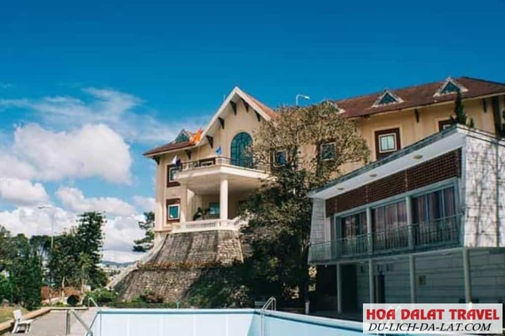 Biệt điện mở cửa cả những ngày lễ