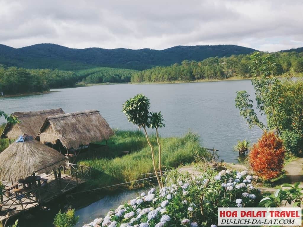 Cảnh đẹp hoang sơ của khu du lịch