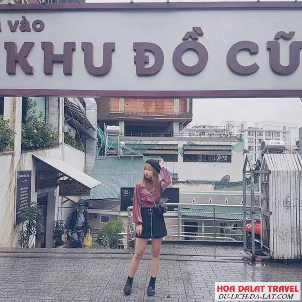 Checkin tại chợ đồ si