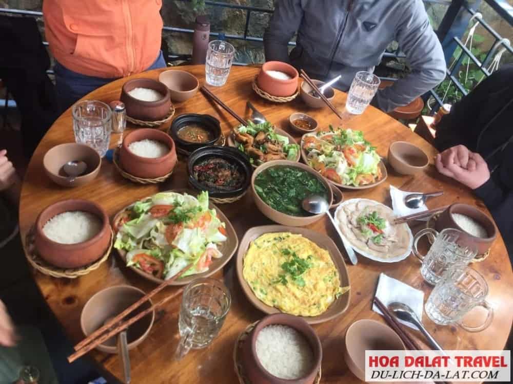 Cơm Niêu Hữu Tình