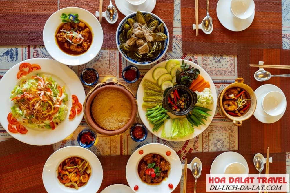 Cơm niêu Nhà Hàng Kim Gia