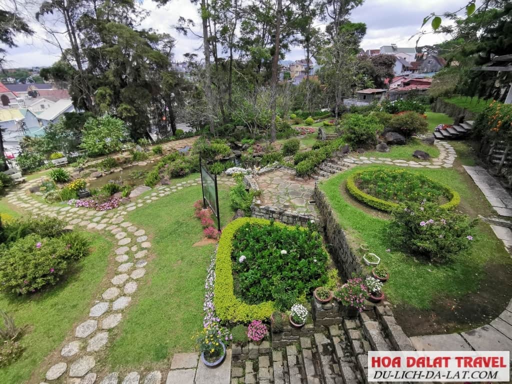Khuôn viên biệt điện Trần Lệ Xuân
