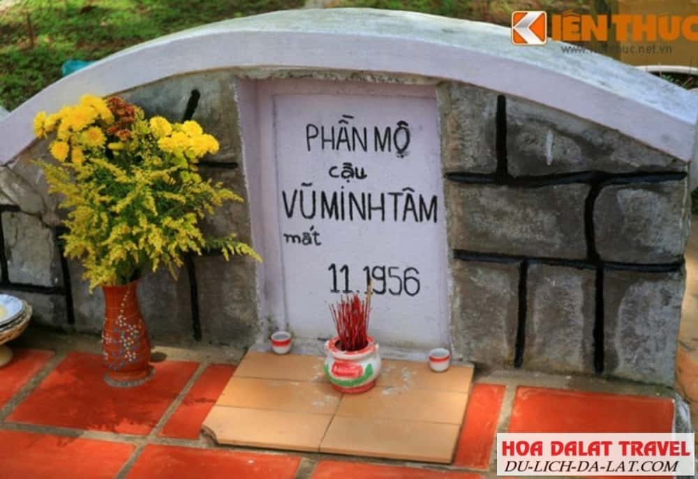 Phần mộ của Vũ Minh Tâm