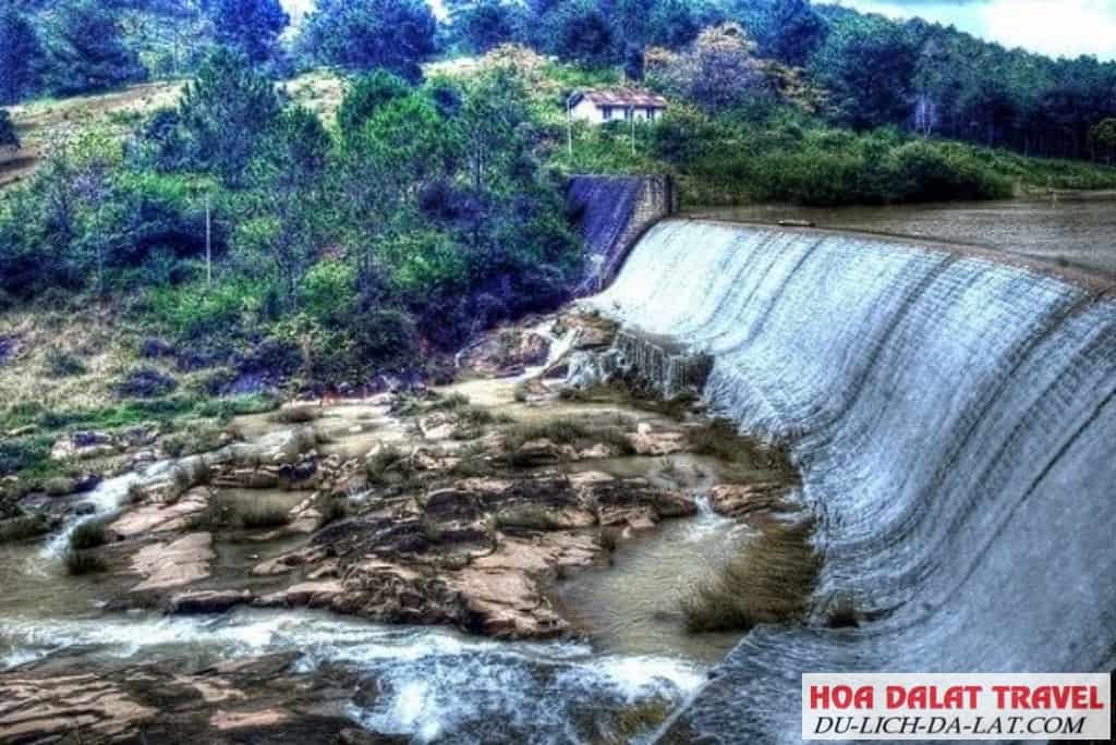 Thác Ankroet- điểm du lịch lý tưởng