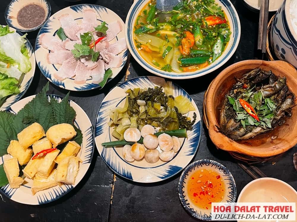 Thực đơn quán Lá Chuối rất phong phú