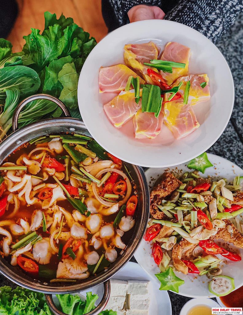 Lẩu cá tầm ở Đà Lạt