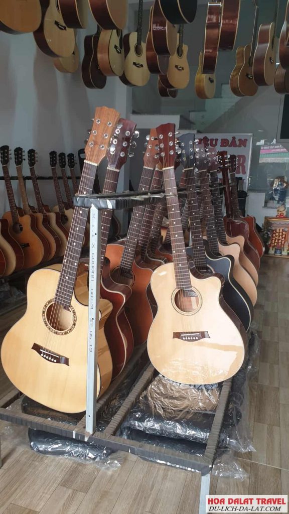 Đàn guitar chất lượng tại Guitar Thịnh