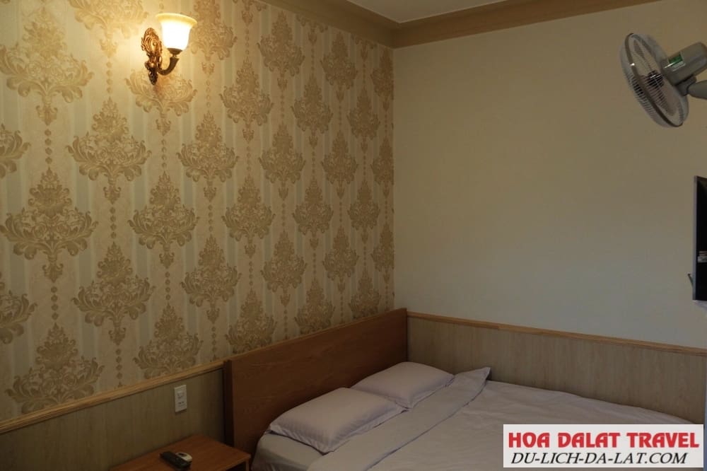 Phòng Khách sạn Hoa Lâm