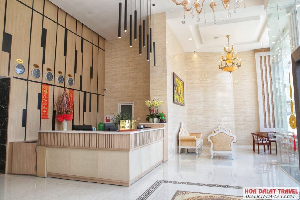 Khách sạn này được thiết kế theo kiến trúc châu Âu hiện đại, sang trọng