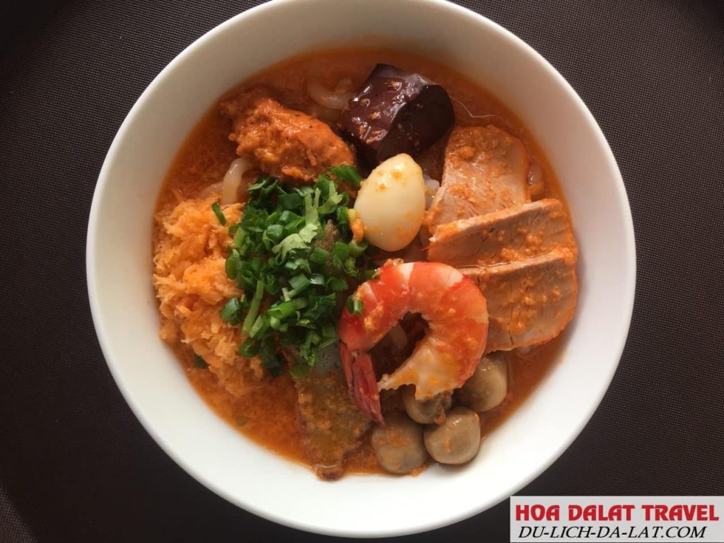 Bánh canh cua - ghẹ Chị Ba Thỏ