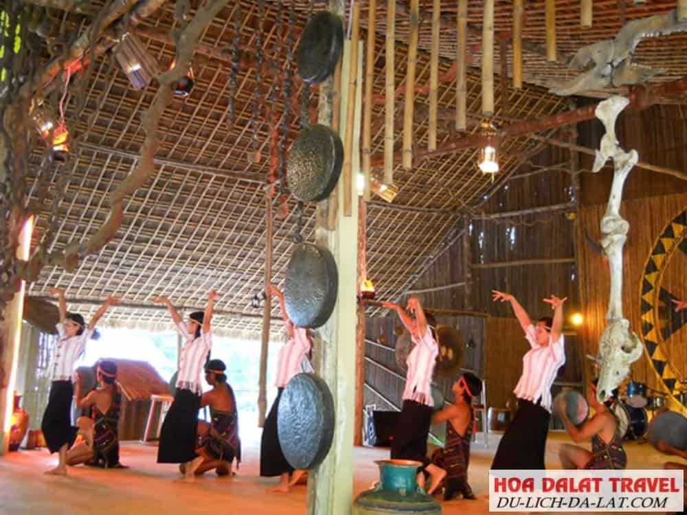 Khám phá cuộc sống người dân tộc Châu Mạ tại Dambri Bảo Lộc