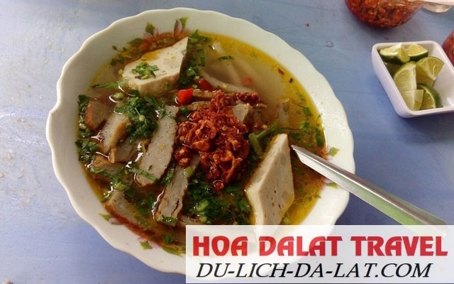 Quán bánh canh Cẩm Đô