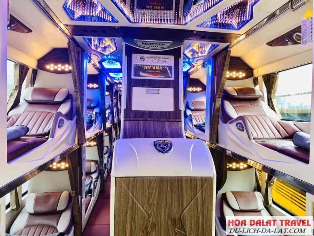 Nội thất trong xe An Anh