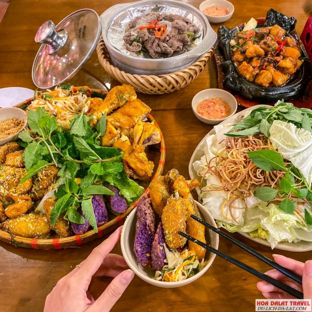 Chợ Phiên Quán