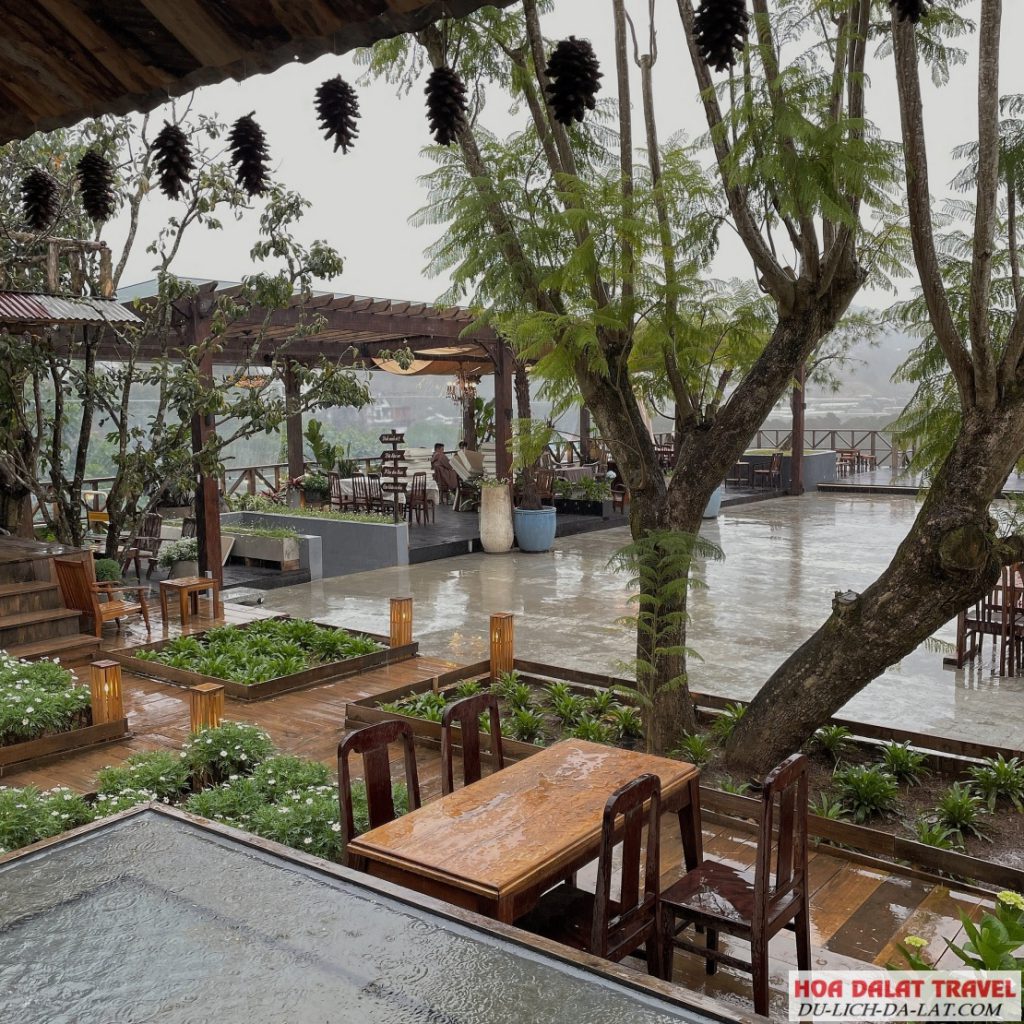 Tiệm được thiết kế với nhiều không gian khác nhau