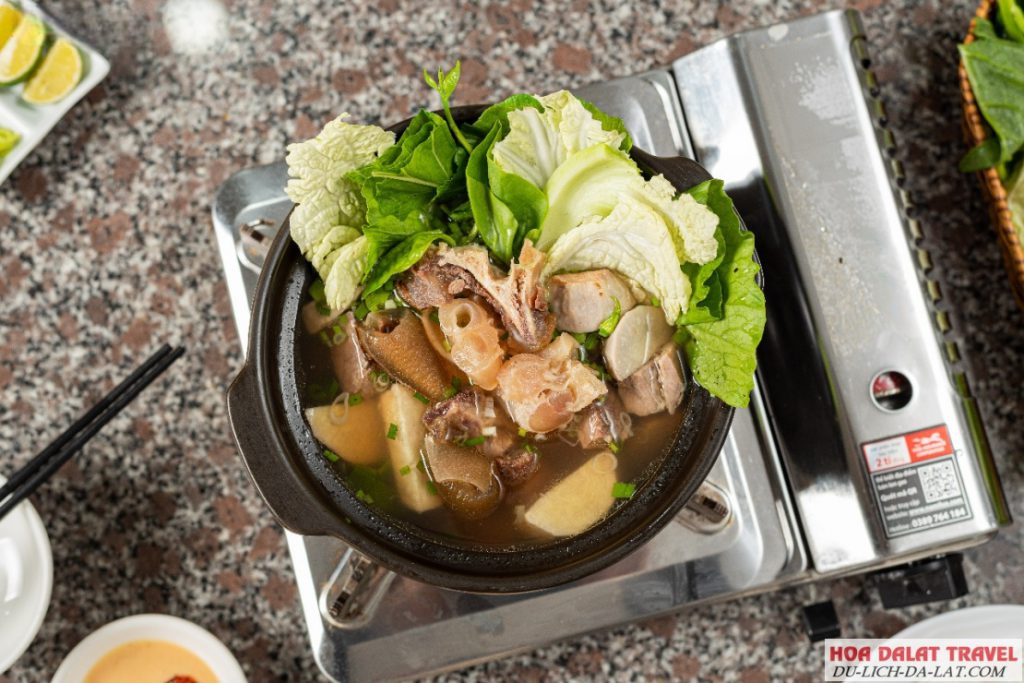 Lẩu bò vô cùng hấp dẫn