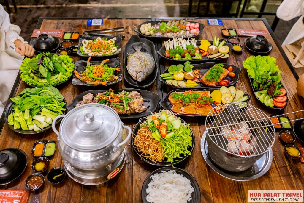Nhà hàng chuyên phục vụ hải sản - lẩu - nướng