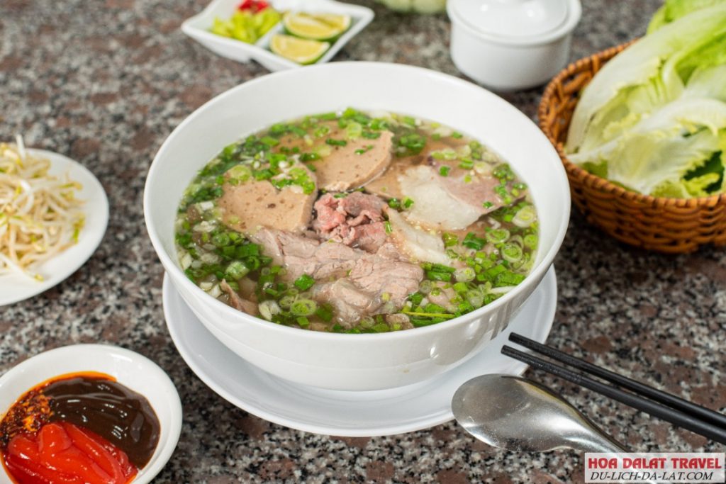 Phở bò ở đây đặc sắc tạo nên sức hút rất riêng