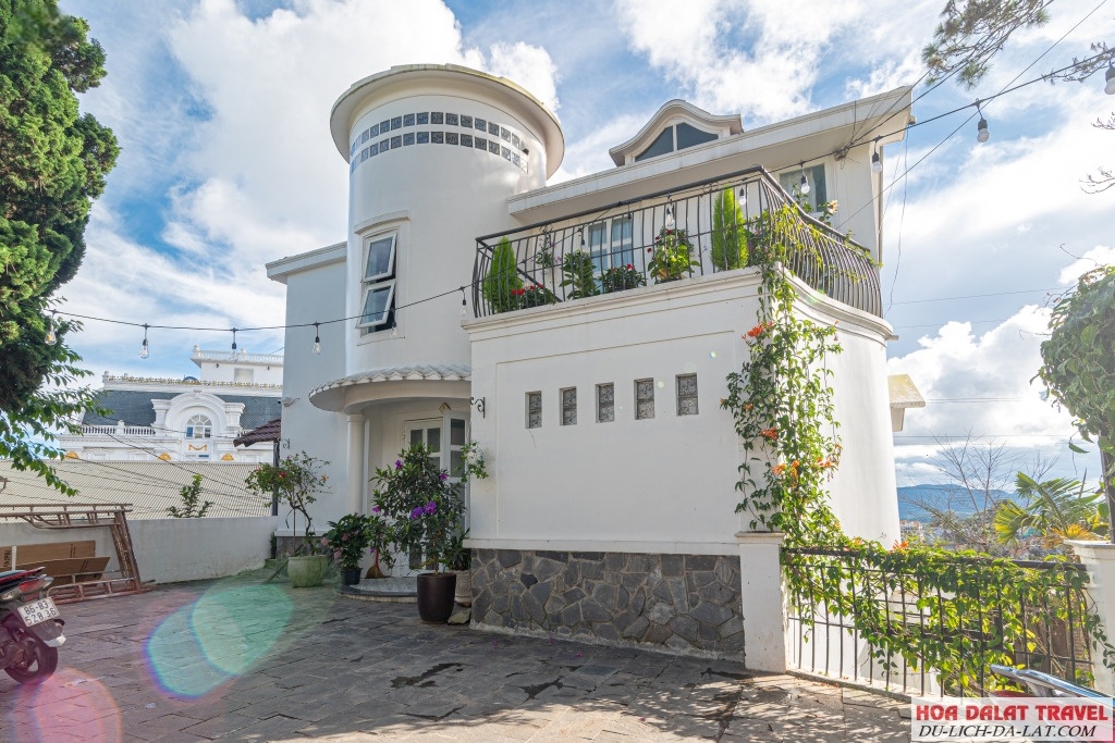 Villa lọt vào tầm mắt với thiết kế sang trọng, đẳng cấp
