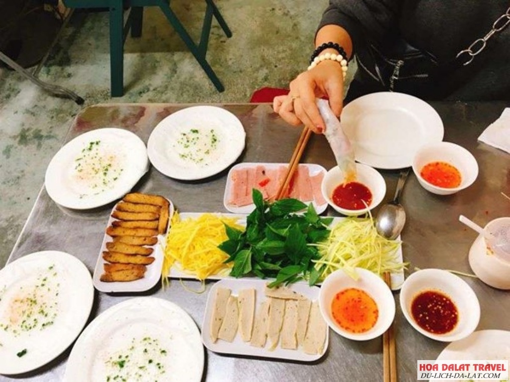 Bánh ướt chồng ở Đà Lạt