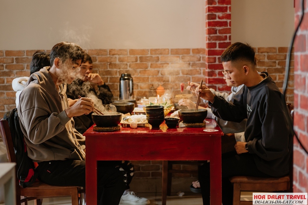 Cách thưởng thức phở thố Chu Gia