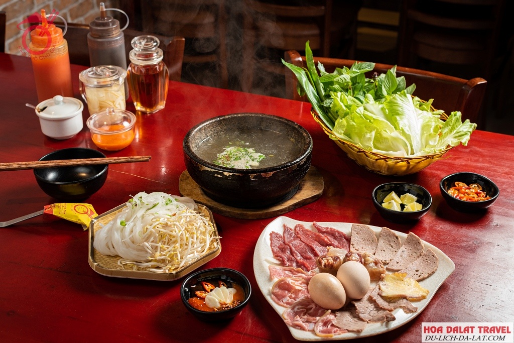 Điều gì có ở phở thố đá Chu Gia