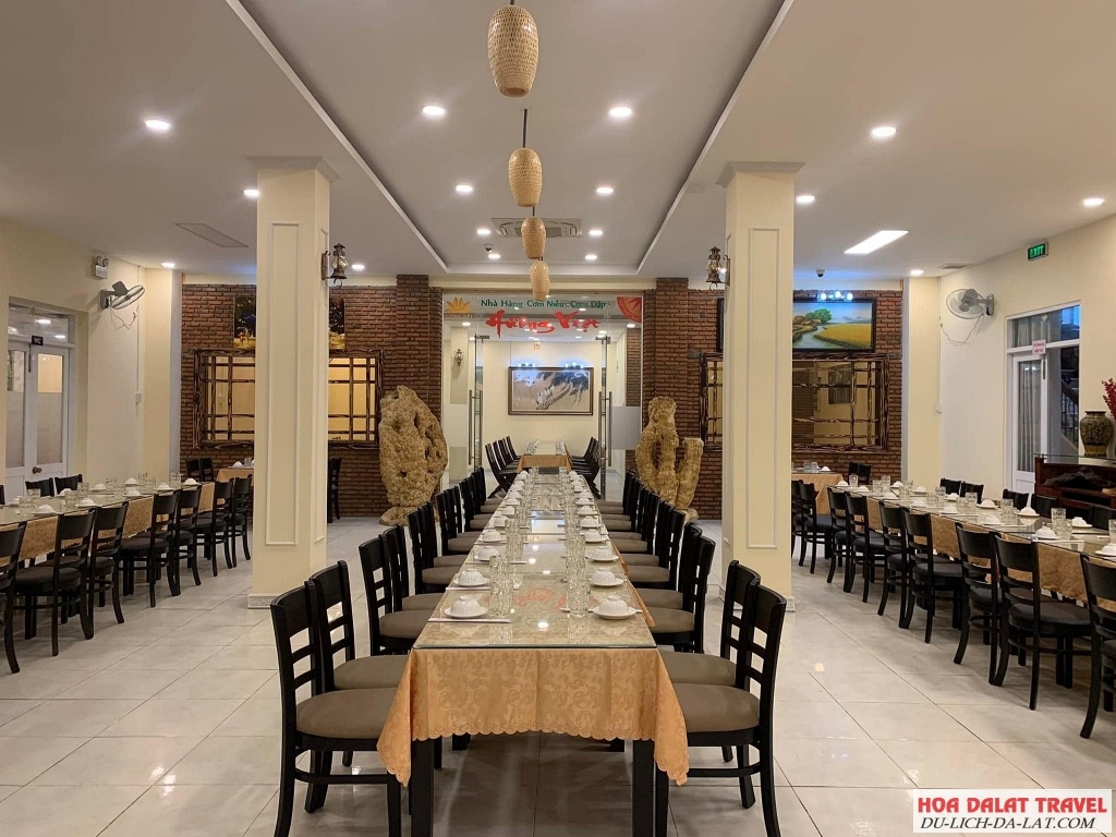 Không gian Hương Việt - Cơm niêu cơm đập
