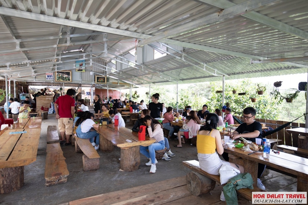 Không gian Quán Khương Duy - Gà nướng cơm lam
