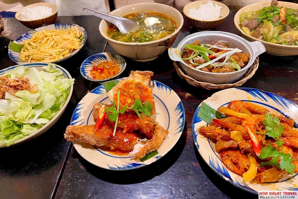 Quán cơm Lá Chuối Đà Lạt