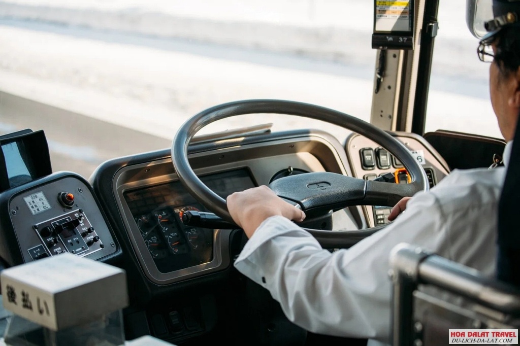 Xe bus của Công ty vận tải ô tô Lâm Đồng