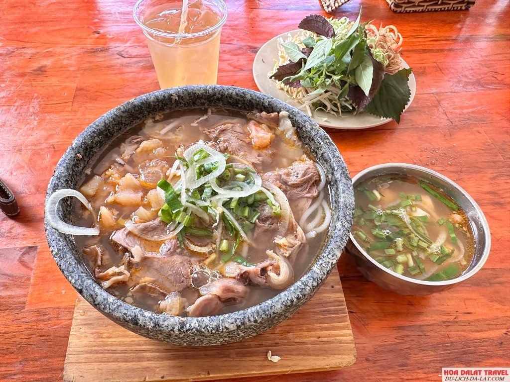 Bún Bò Bốc Khói Đoàn Viên