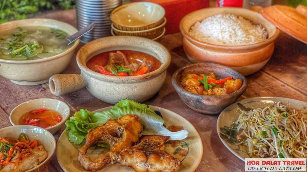 Cơm tiệm A Vũ
