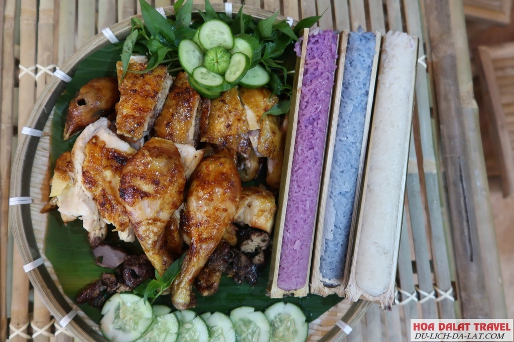 Gà Nướng Cơm Lam Lửa Hồng