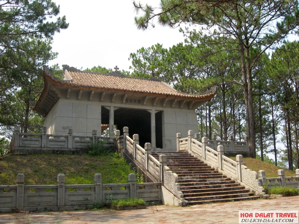 Lăng Nguyễn Hữu Hào ở đâu
