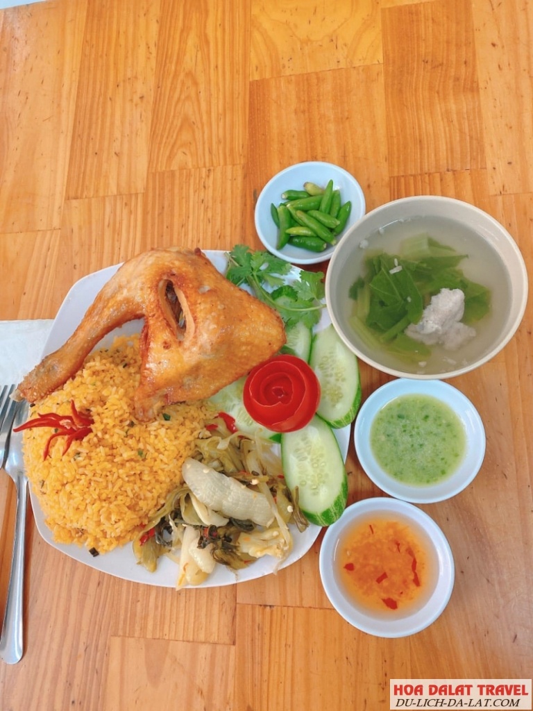 Quán cơm gà xối mỡ Như Ý