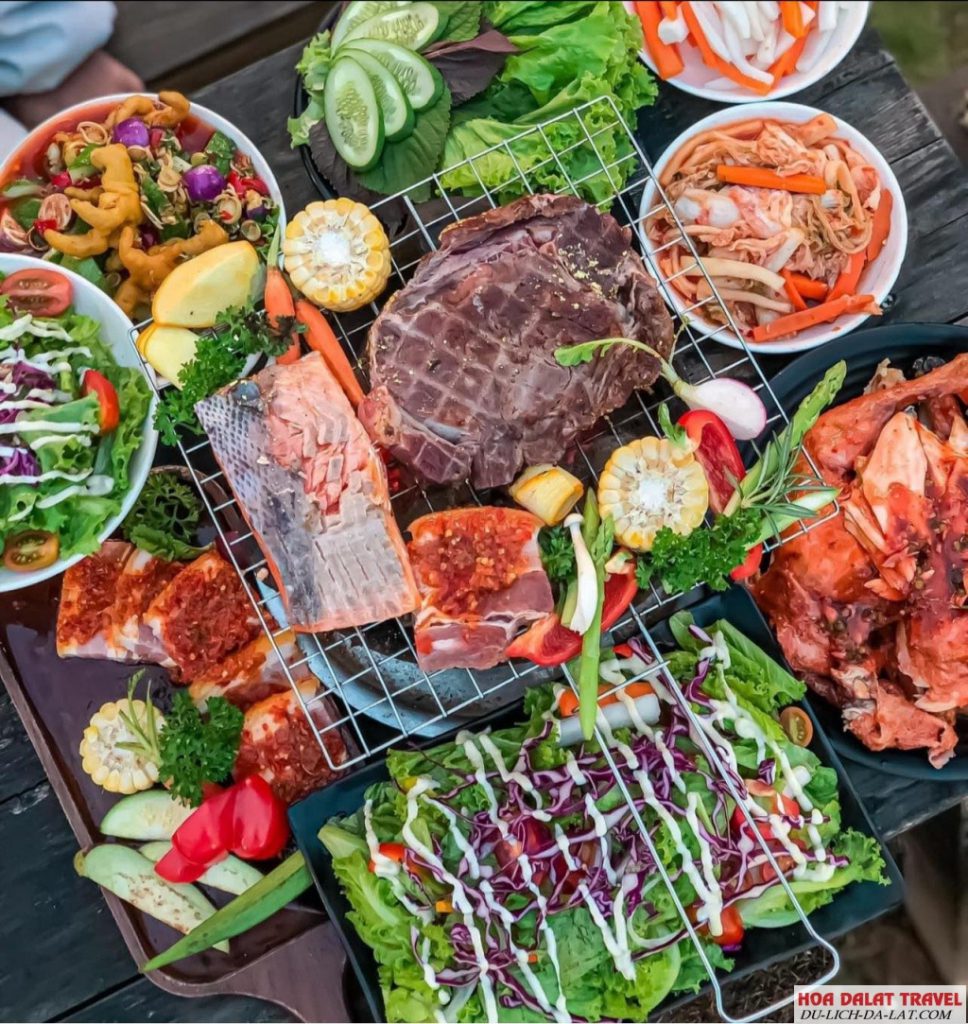 Tiệm Gà Túk Túk