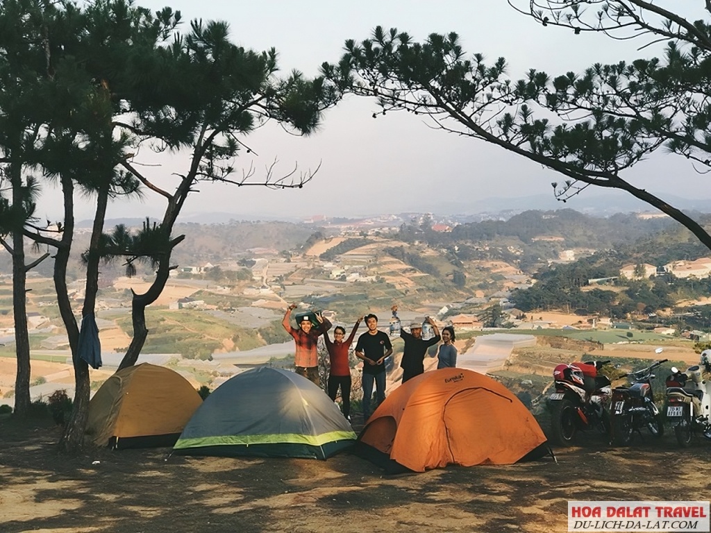 Các địa điểm cắm trại Đà Lạt hướng đồi núi thơ mộng