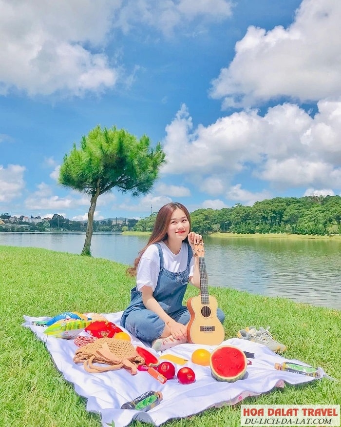 Cắm trại Hồ Xuân Hương