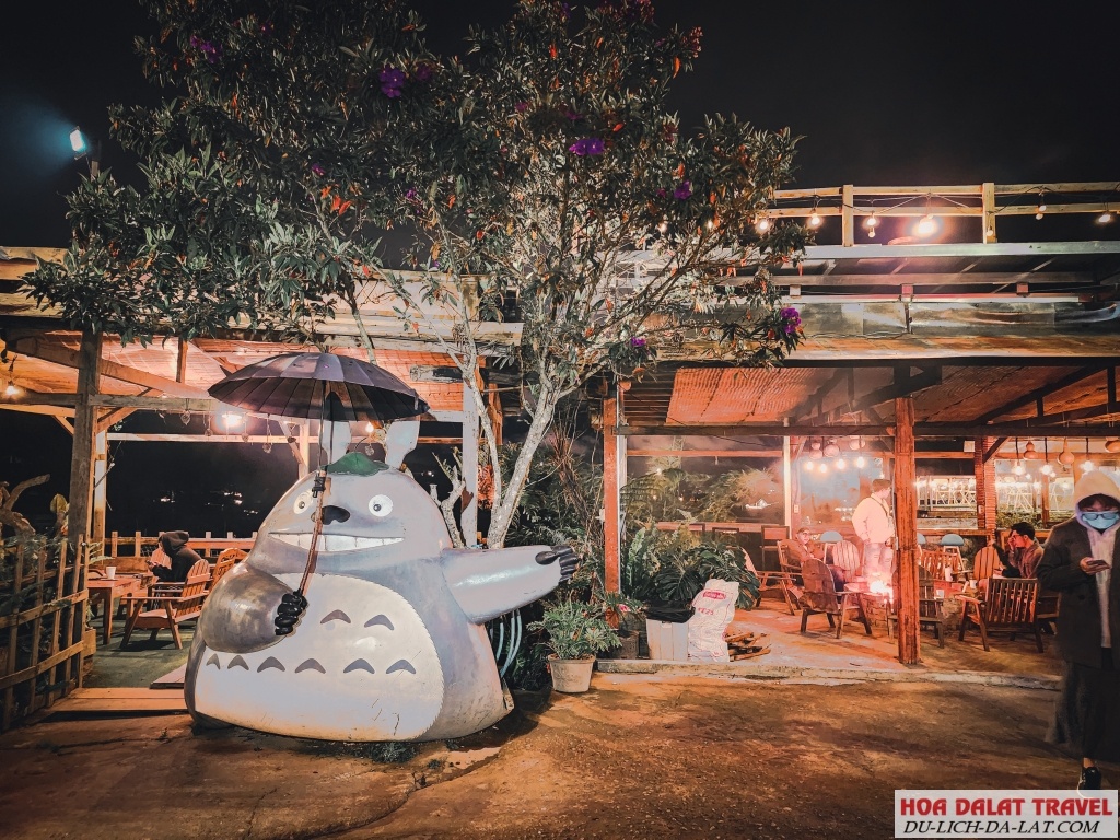 Không gian quán cafe Làng Vũ Thị