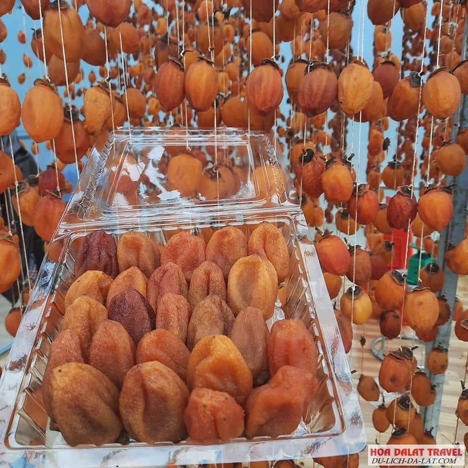 Hồng treo gió Lê Phúc