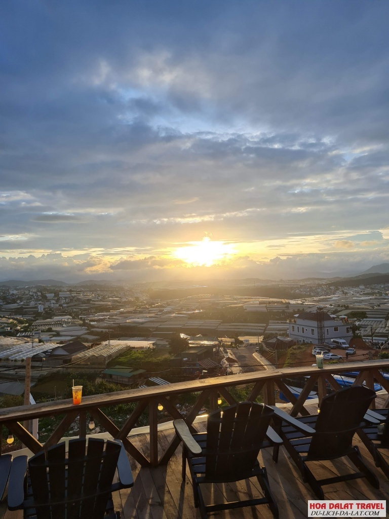 View hoàng hôn xinh đẹp, nơi đây là một trong những địa điểm đẹp nhất