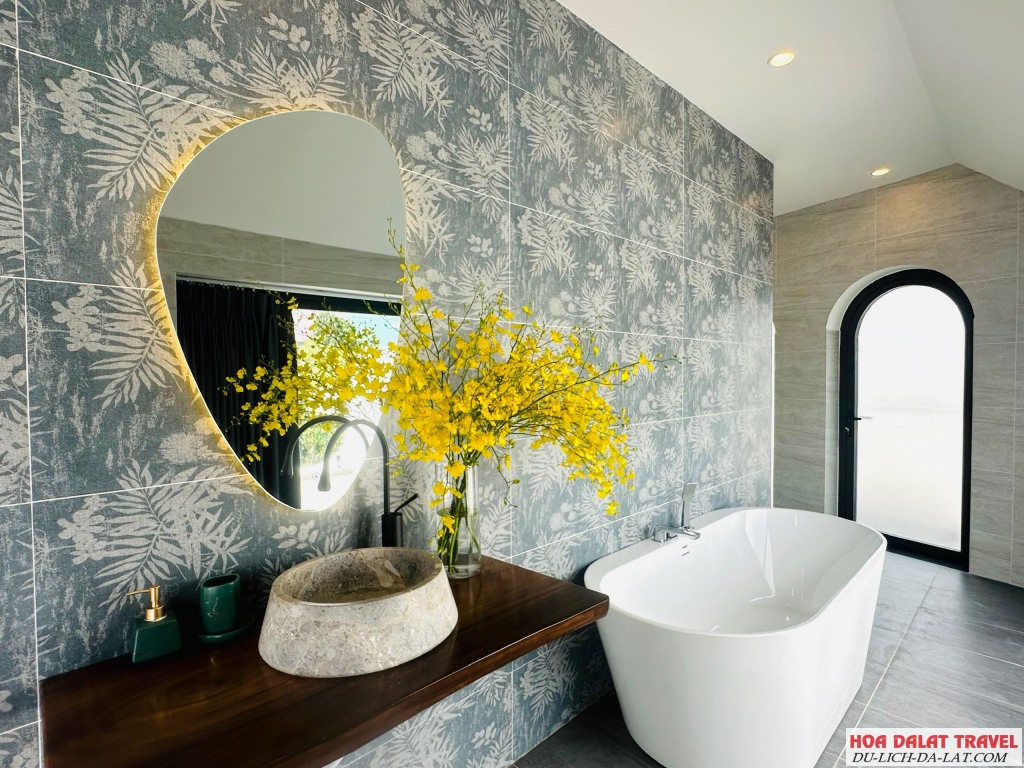 Phòng tắm với không gian tuyệt vời ở Memory Inn - Valley View