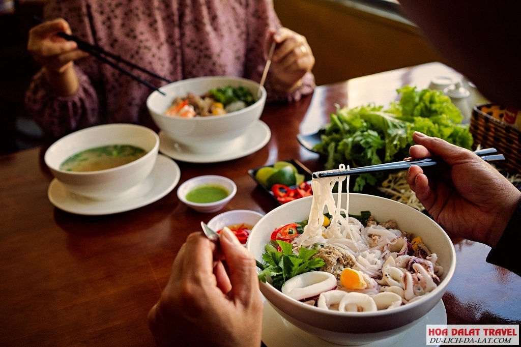 Ghiền Ăn - Hủ Tiếu Mực, Nam Vang