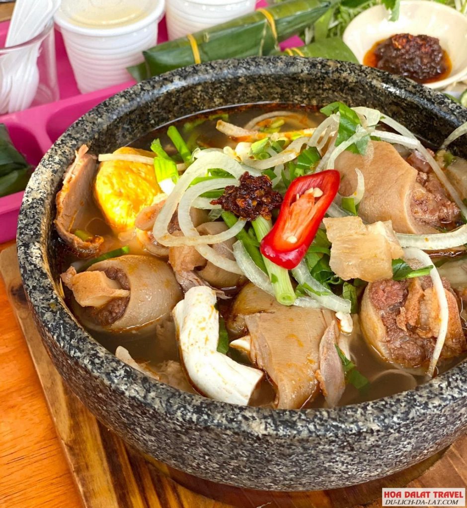 Món ăn sáng ngon Bún Bò Bốc Khói Đoàn Viên - Sweet Garden