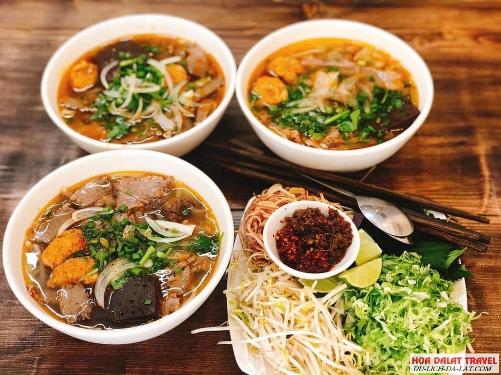 Review Vỹ Dạ Quán