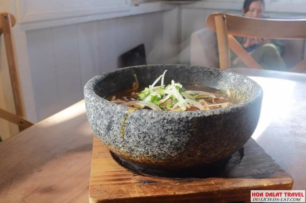 Bún bò thố đá An An review