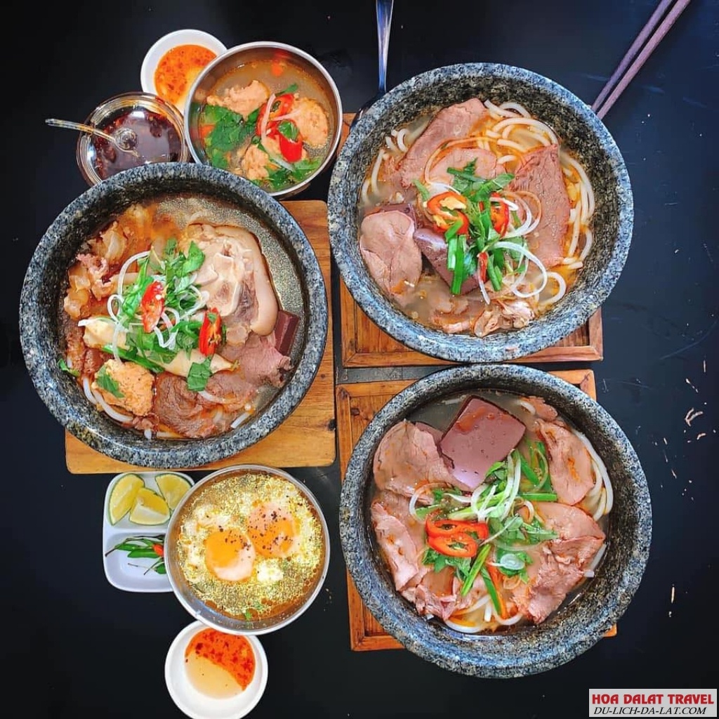 Đến Đà Lạt phải ăn qua bún bò bốc khói - Đoàn Viên