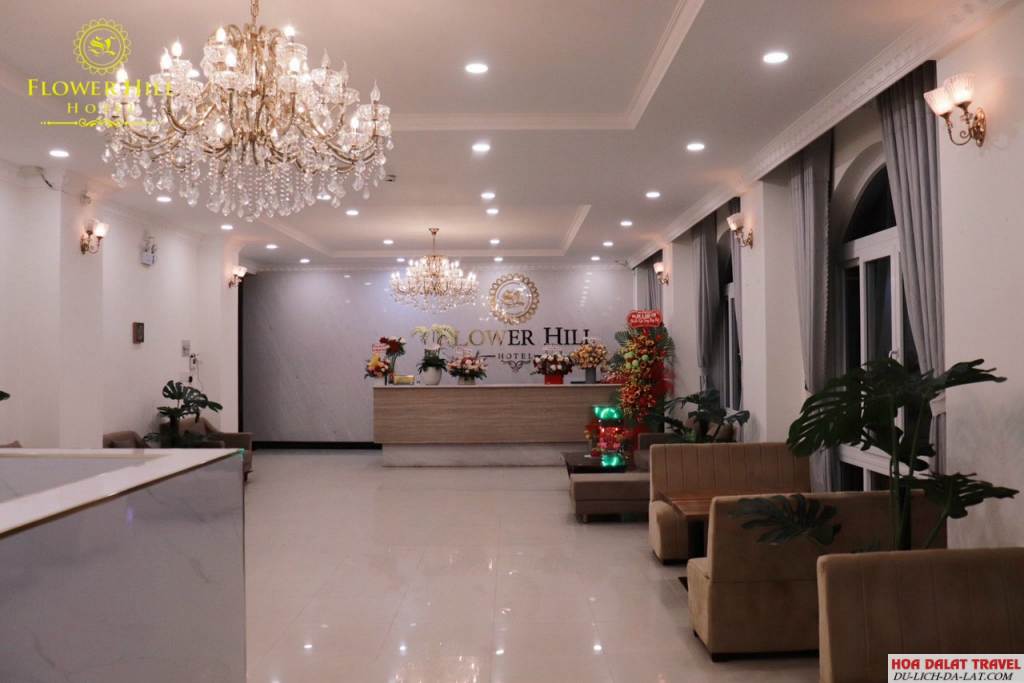 sảnh lễ tân ở khách sạn Flower Hill