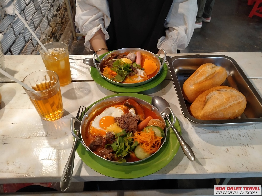 Bánh mì chảo Hẻm Đà Lạt