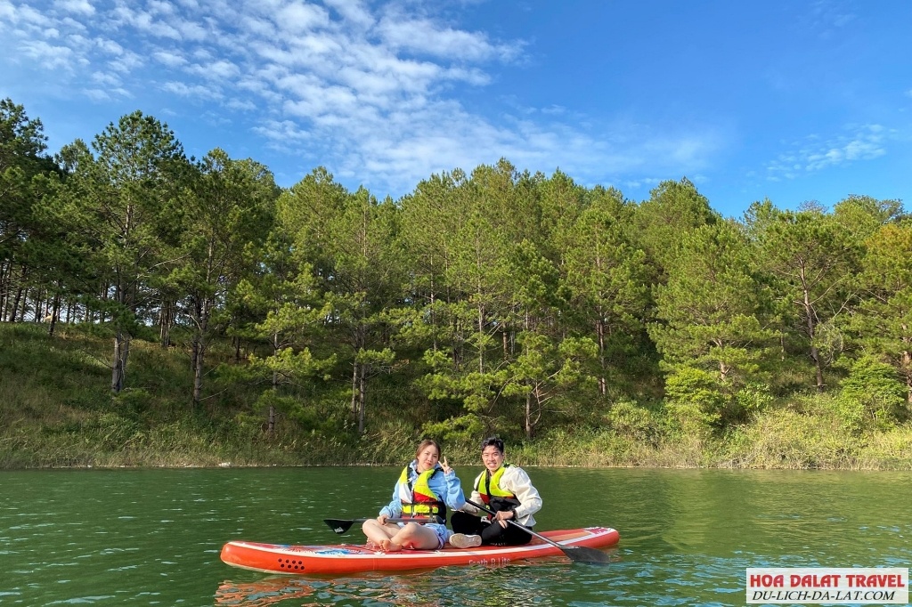 Bí quyết chèo thuyền kayak và SUP tại Đà Lạt